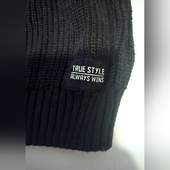 H&M black woolly pully crew neck sweater with shoulder patches - Picture 2 of 4